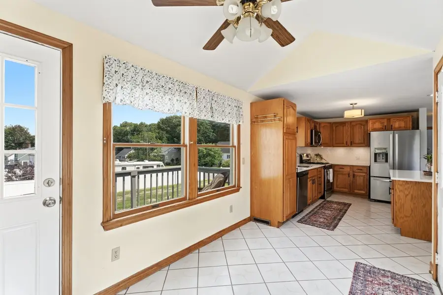1251 Shawsheen St, Tewksbury, MA 01876 - #3