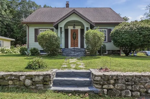 11 Kimball Rd, Methuen, MA 01844