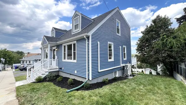 9 Crestway Rd, Boston, MA 02128