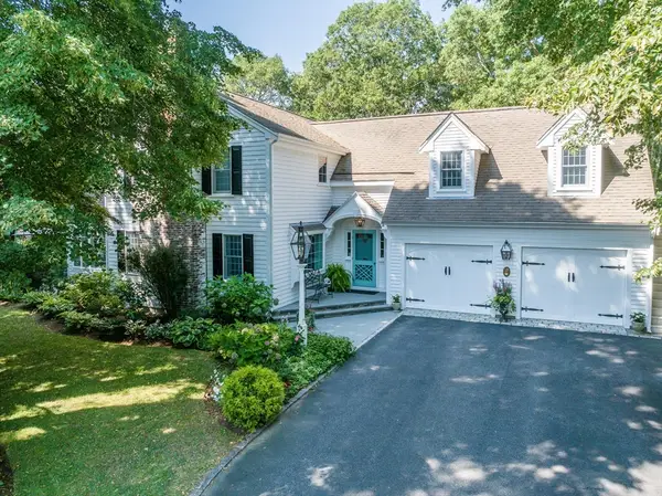 15 Long Pond Cir, Barnstable, MA 02632