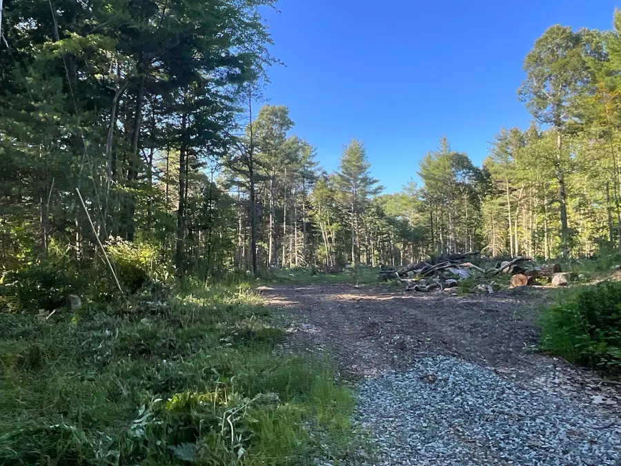 18 Country Ln, Palmer, MA 01069 - #3