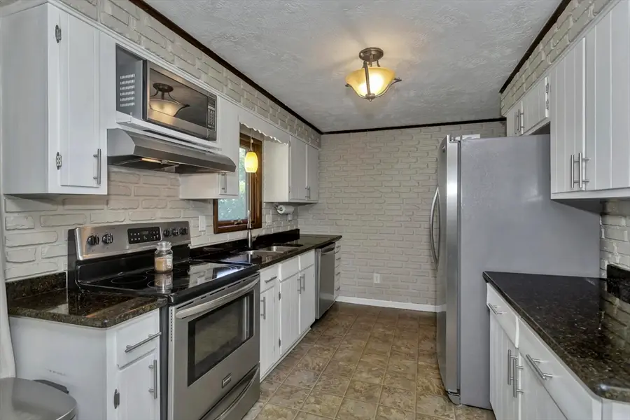 23 Beyer Dr, Easthampton, MA 01027 - #3