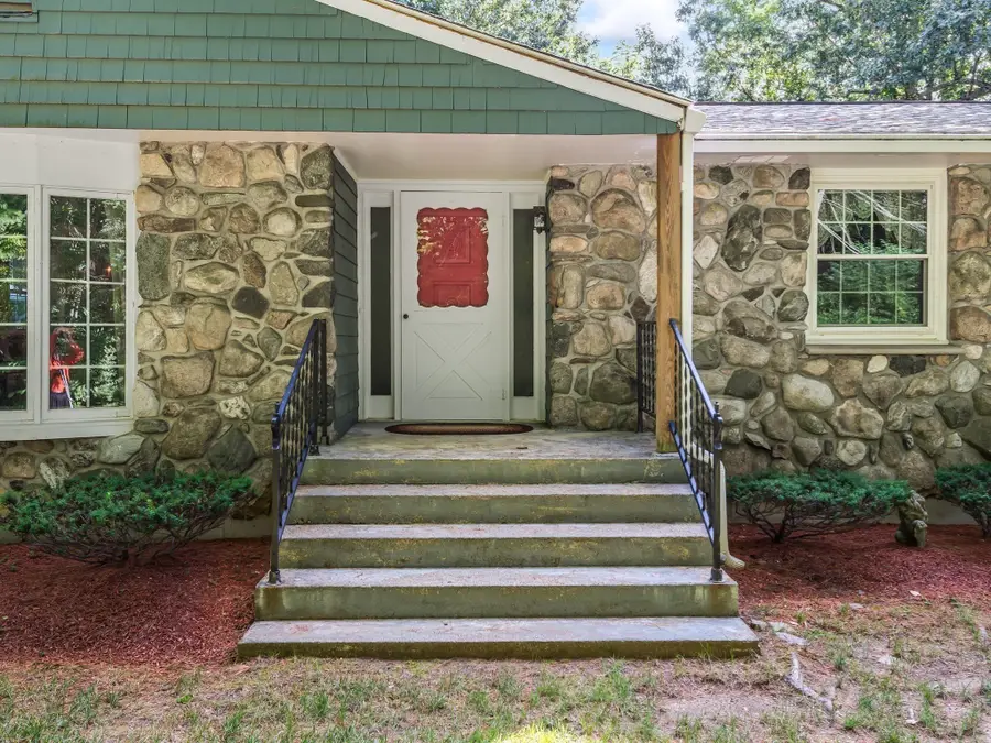 360 Wood St, Hopkinton, MA 01748 - #2