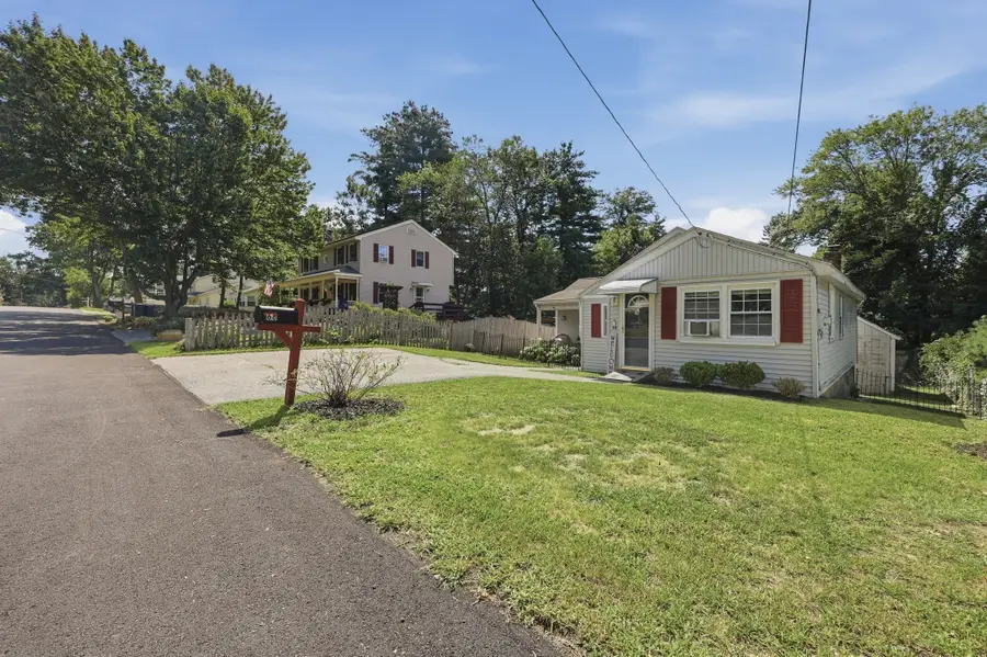 68 Hilltop Road, Dracut, MA 01826 - #3