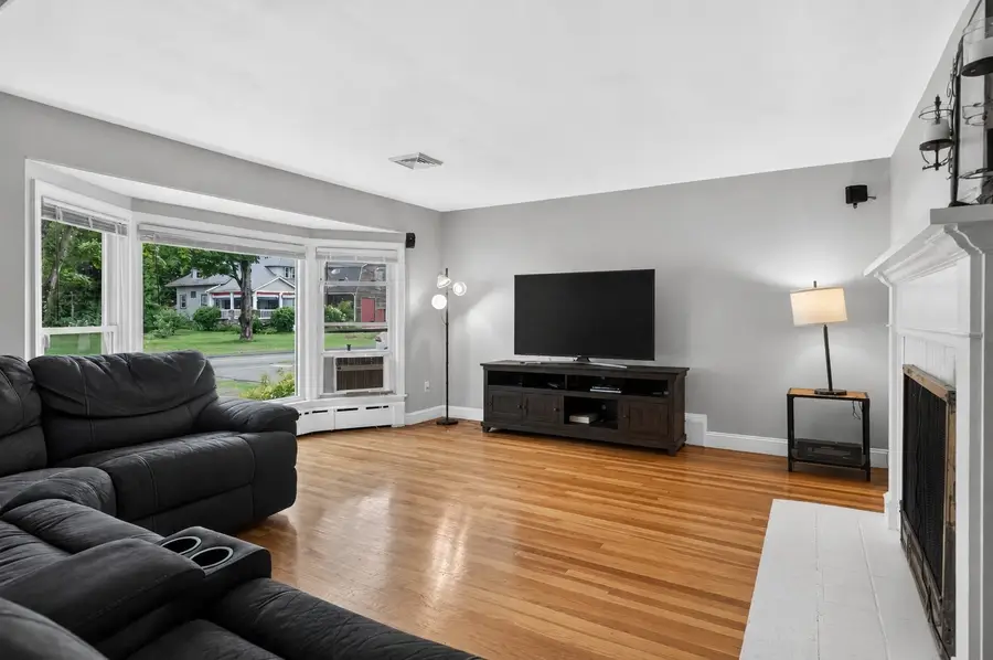 38 Dighton Ave, Taunton, MA 02780 - #2