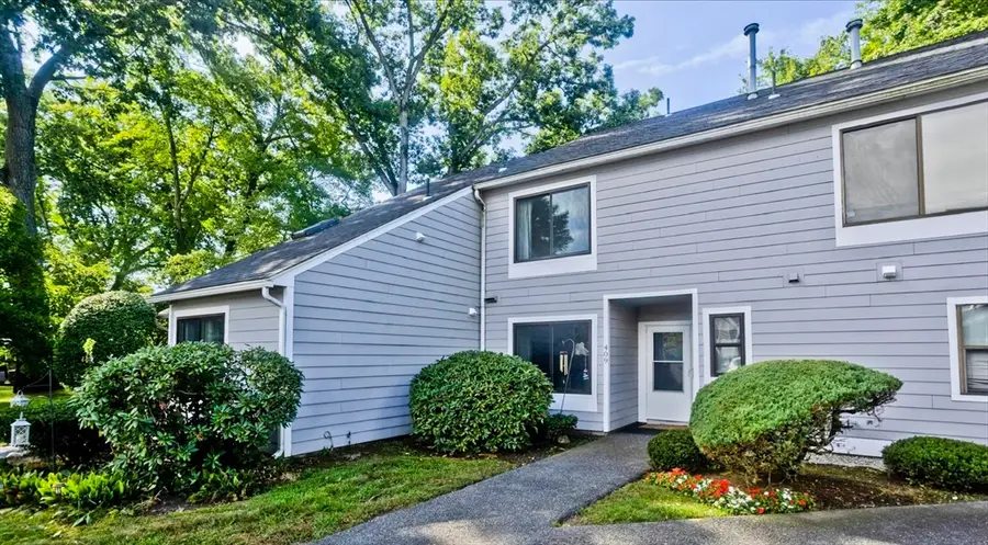 409 Nassau Dr #409, Springfield, MA 01129 - #3