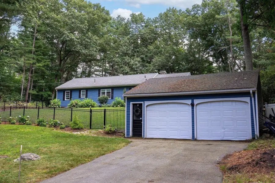 17 Gardner Ave, Sturbridge, MA 01566 - #2