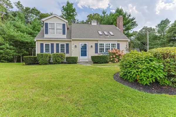75 Jobys Ln, Barnstable, MA 02655