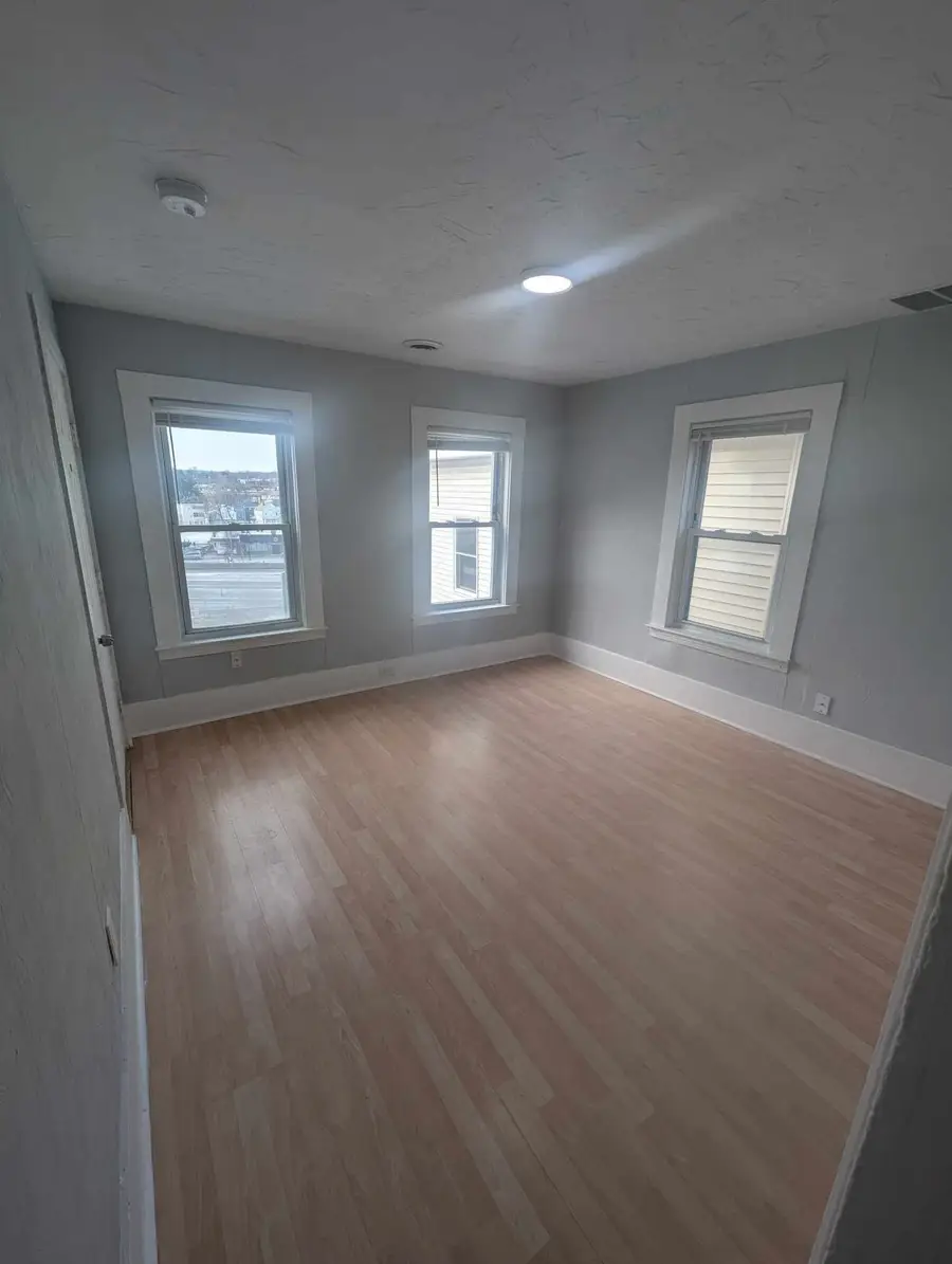 17 Ward St, Worcester, MA 01610 - #3