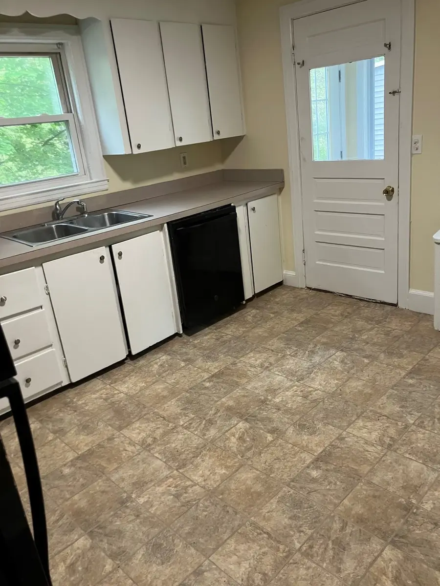 30 Millville St, Salem, NH 03079 - #3