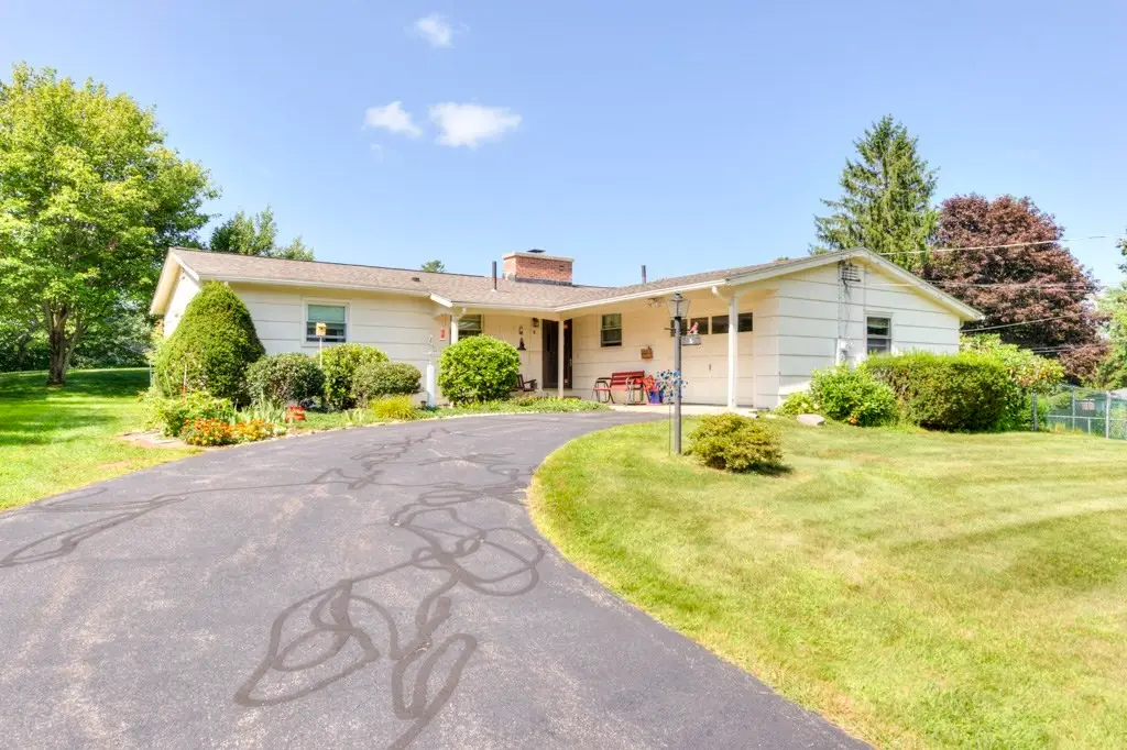 6 Burtenmar Circle, Paxton, MA 01612 - #1