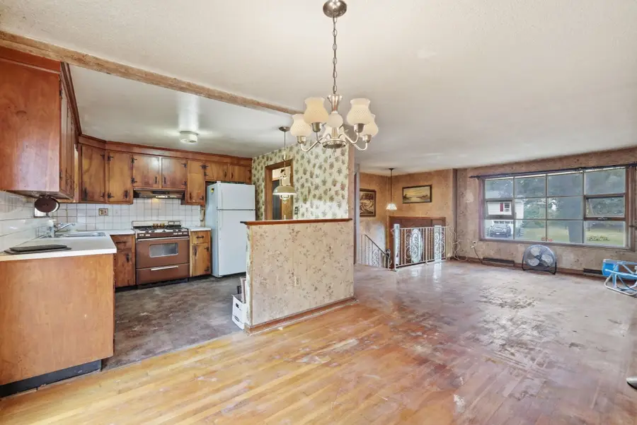 27 Forest Park Ave, North Billerica, MA 01862 - #3