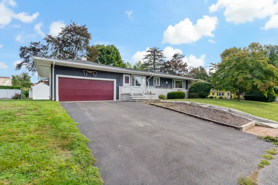 7 Harold Ave, Somerset, MA 02726 - #2