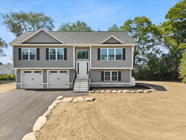 140 Luther Ave, Swansea, MA 02777