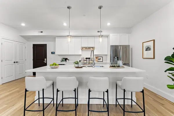272 Lincoln St #301, Marlborough, MA 01752