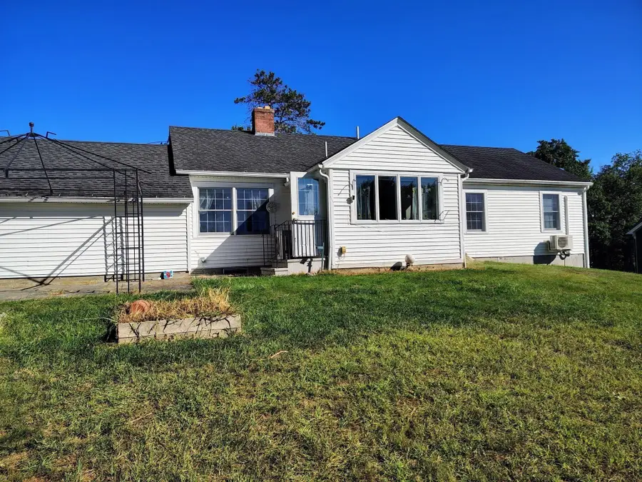 18 Crown St, Spencer, MA 01562 - #2