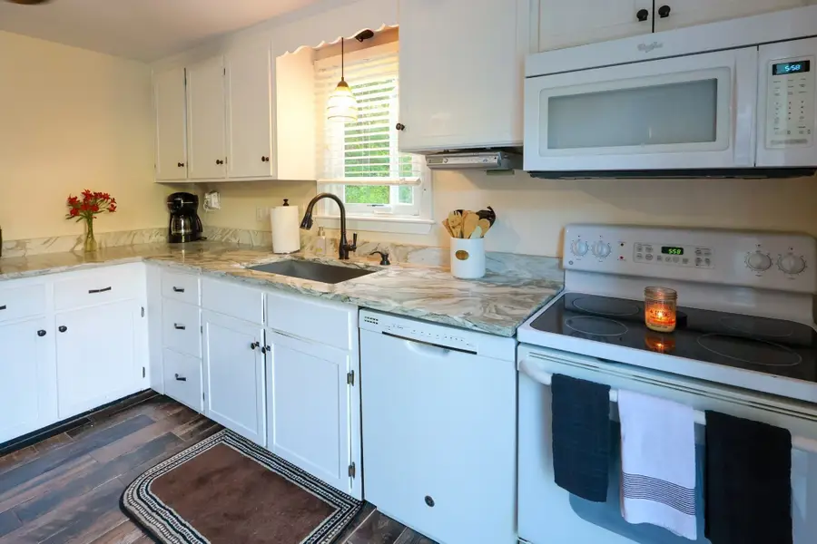 98 Van Kleeck Rd, Millis, MA 02054 - #3