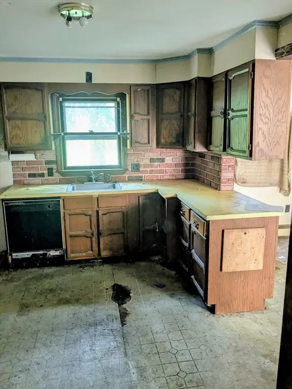 155 Concord St, Ashland, MA 01721 - #3
