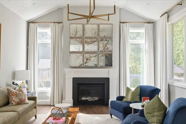 64 Auburn St #64, Newton, MA 02466