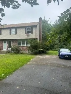 627 Pulaski #right, Bellingham, MA 02019