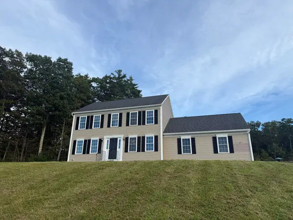 65 Victoria Lane, Templeton, MA 01468