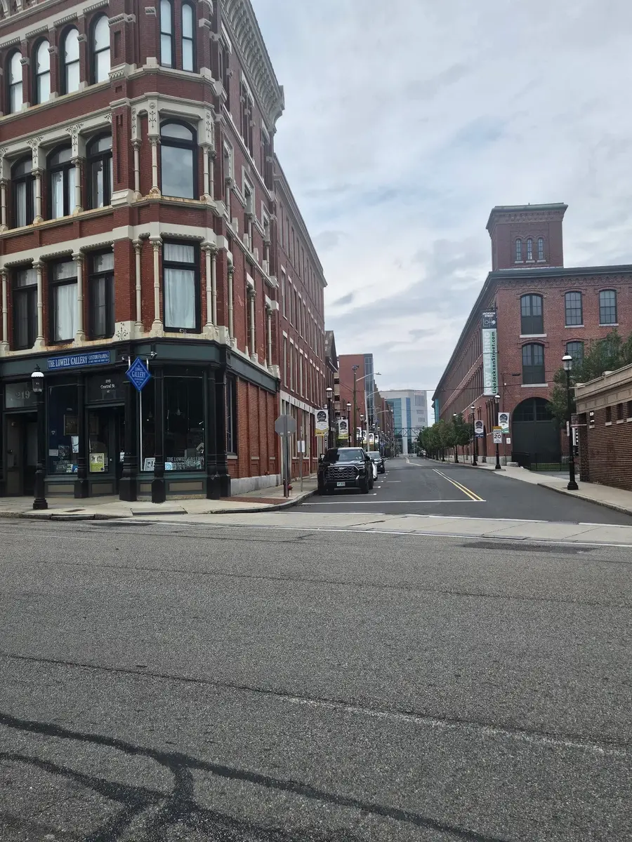 219 Central #3E, Lowell, MA 01852 - #3