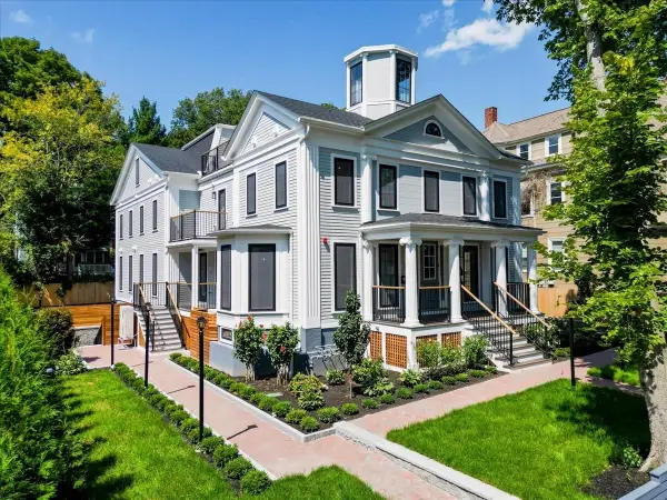 305 Chestnut Ave #5, Boston, MA 02130