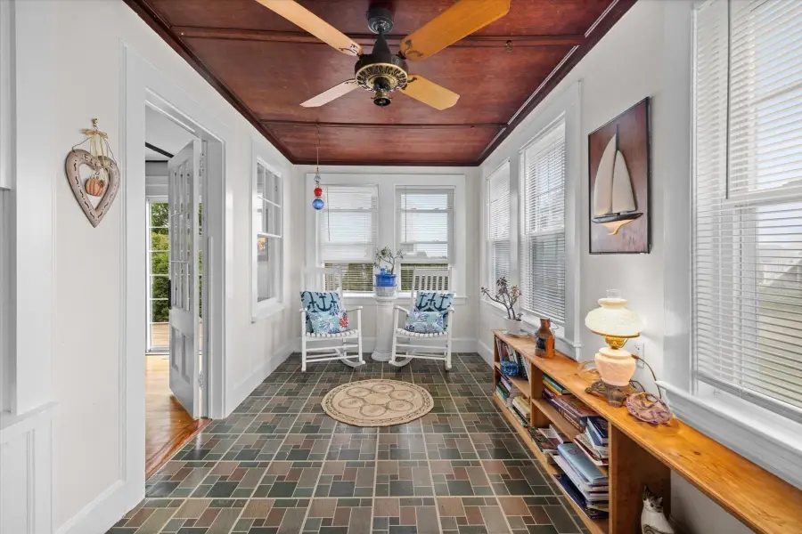 4 Wharf Ln, Kingston, MA 02364 - #3