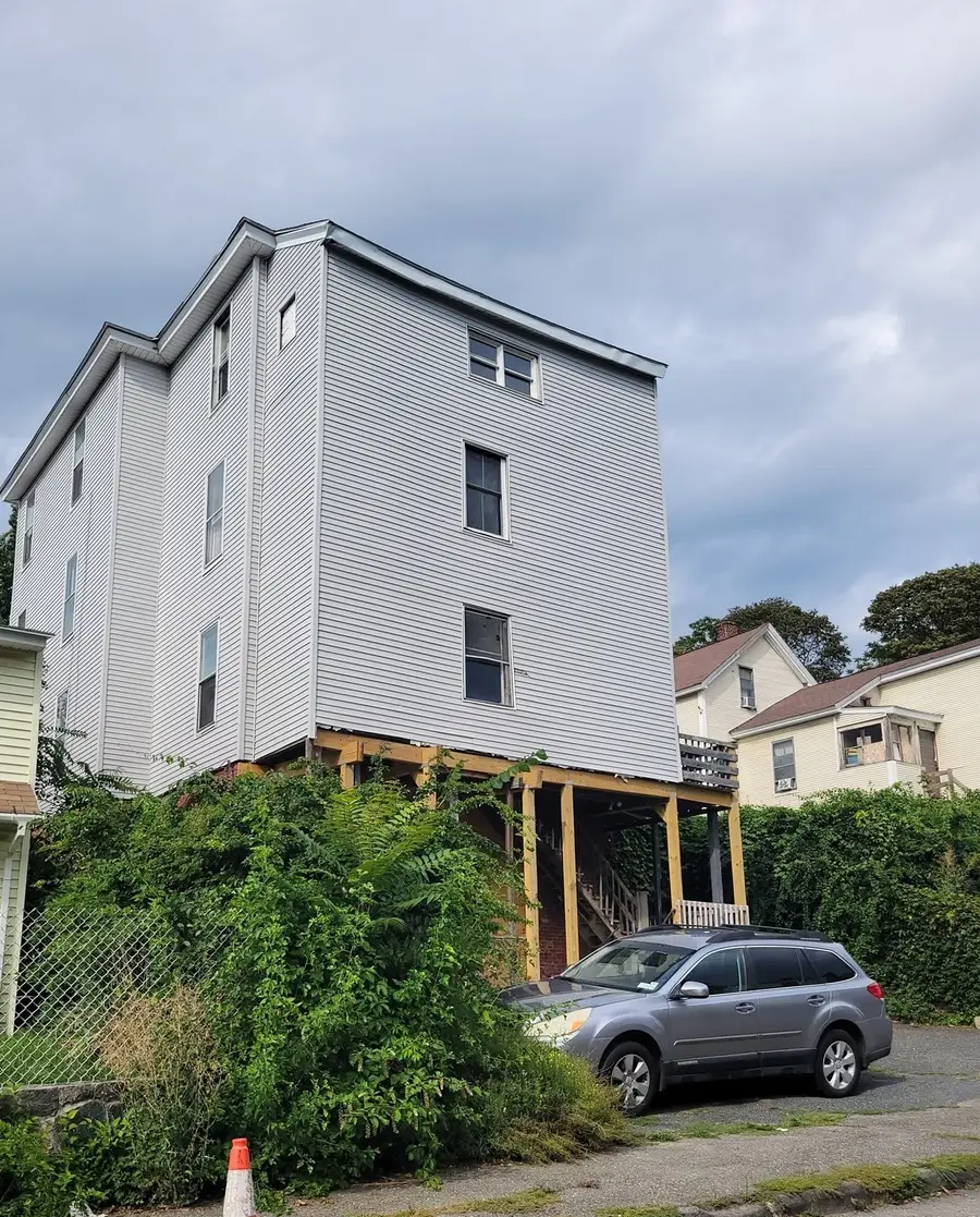 16 Reservoir St, Worcester, MA 01605 - #2