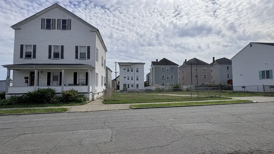 66 Whitman St, New Bedford, MA 02745 - #2