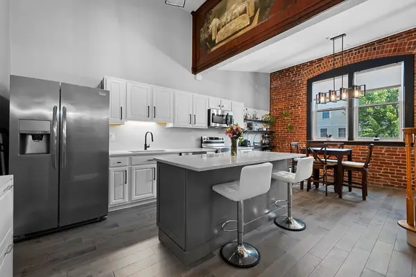 32 Providence St #8, Worcester, MA 01604