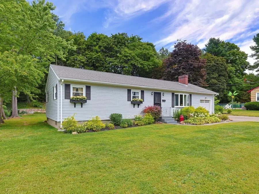 4 Willow St, Franklin, MA 02038 - #3