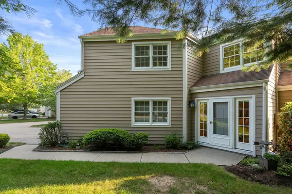 81 Clear Pond Drive #81, Walpole, MA 02081