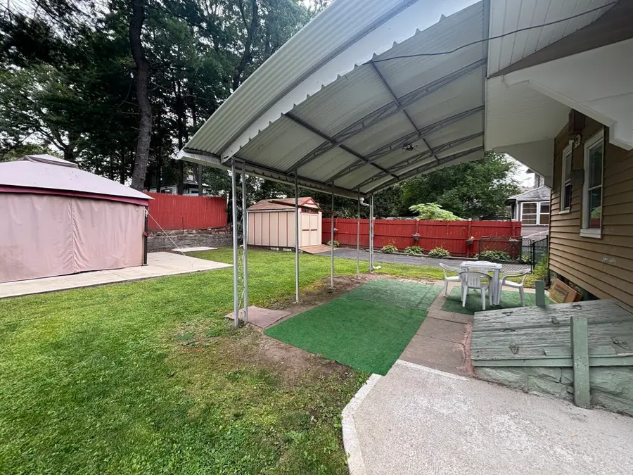 47 Preston St, Springfield, MA 01109 - #3
