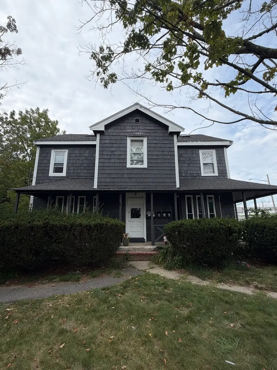 847 Pearl St, Brockton, MA 02301 - #3