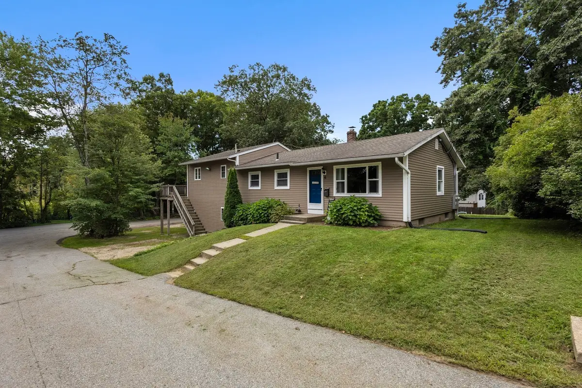 6 Pitcairn Ave, Leicester, MA 01524 - #1