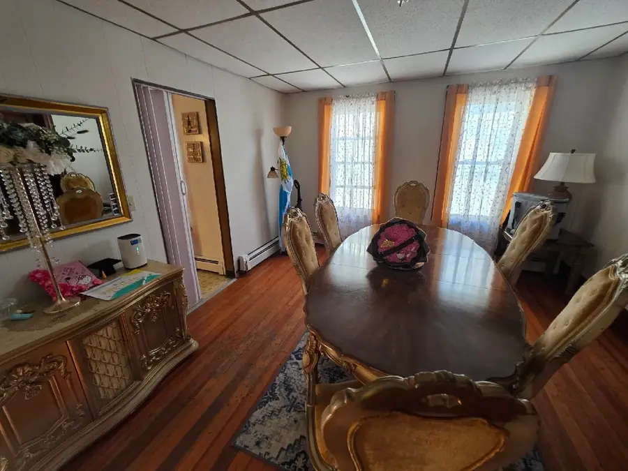 190 Pine St, Gardner, MA 01440 - #3
