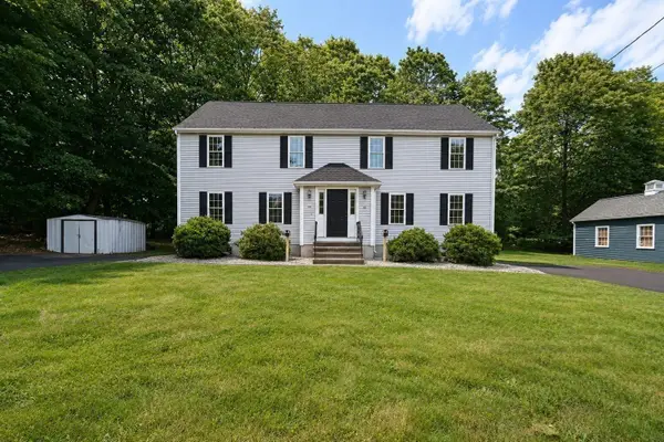 34-36 Hammond St #34, Bridgewater, MA 02324