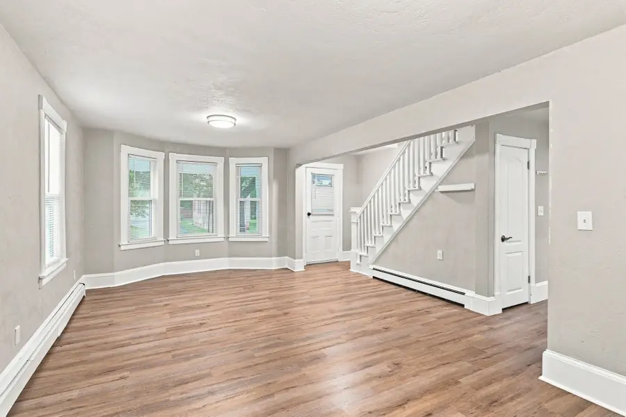 15 Oxford Pl, West Springfield, MA 01089 - #3