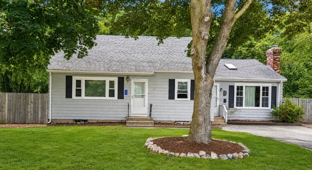 11 Munroe Dr, Plainville, MA 02762 - #1