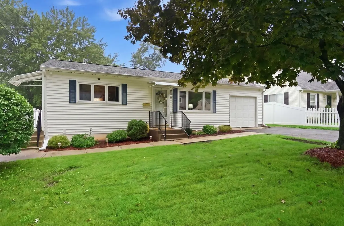 161 Wolcott Ave, West Springfield, MA 01089 - #1