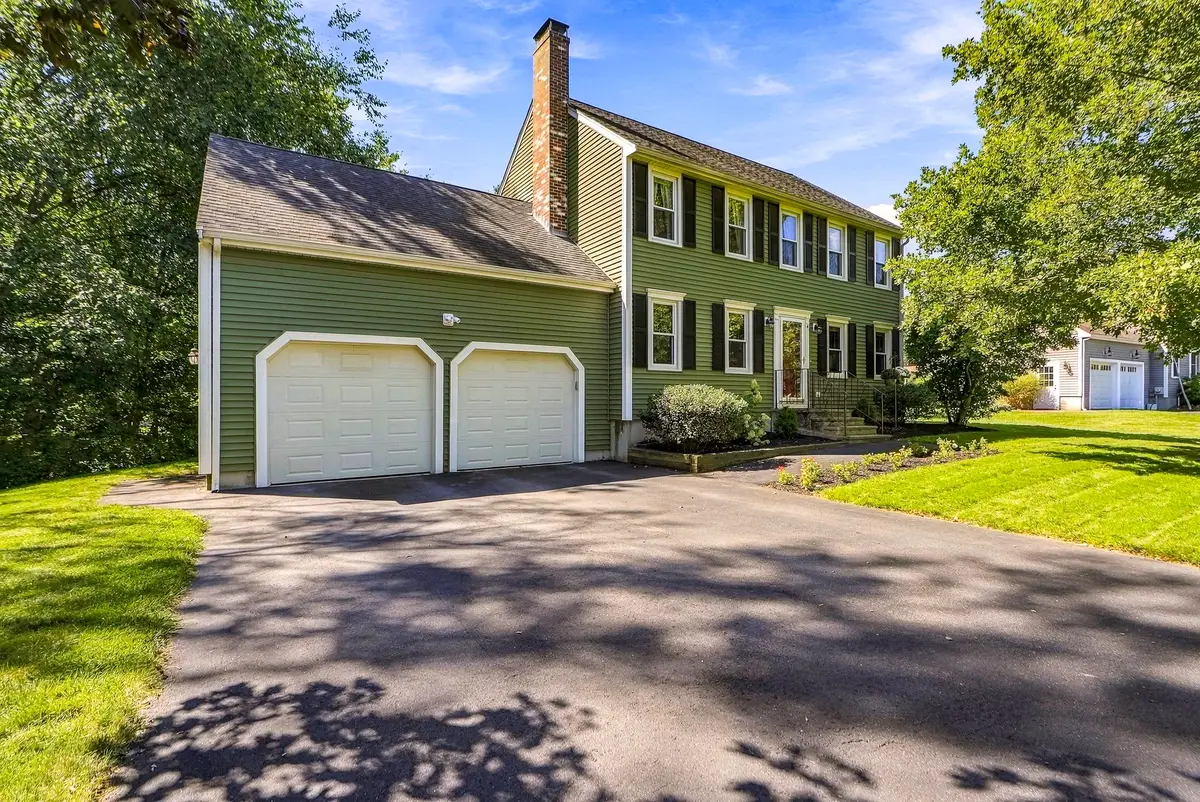 4 Florence Cir, Upton, MA 01568 - #1