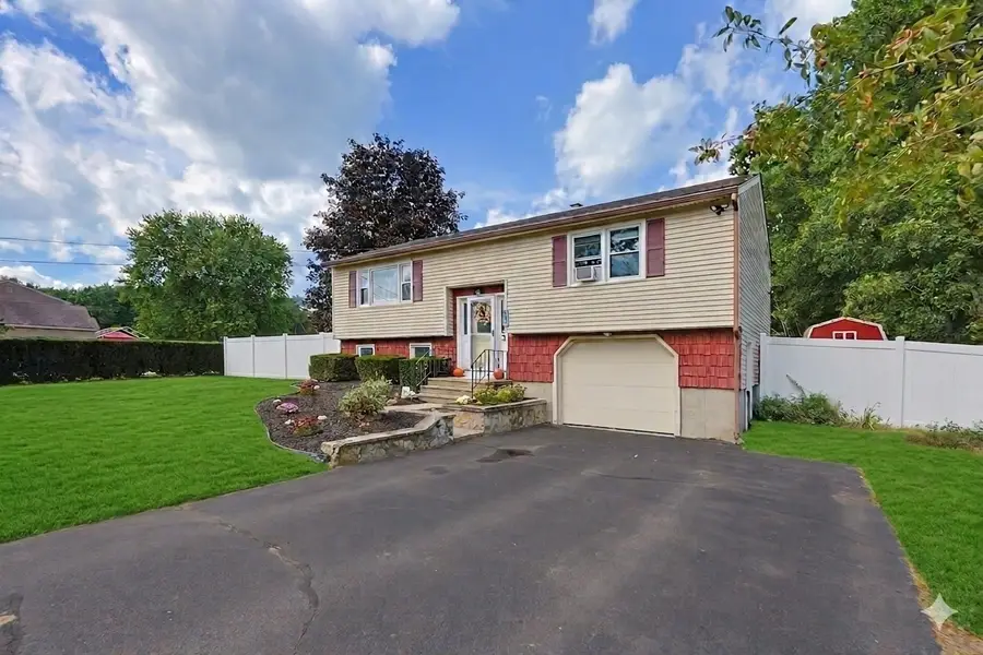 450 Hartford Ave East, Uxbridge, MA 01569 - #2