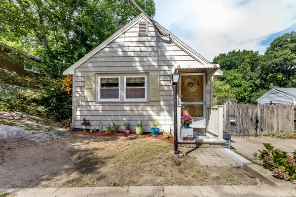20 Crest Ave, Weymouth, MA 02189
