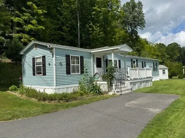 9 Jordan Way, Pepperell, MA 01463
