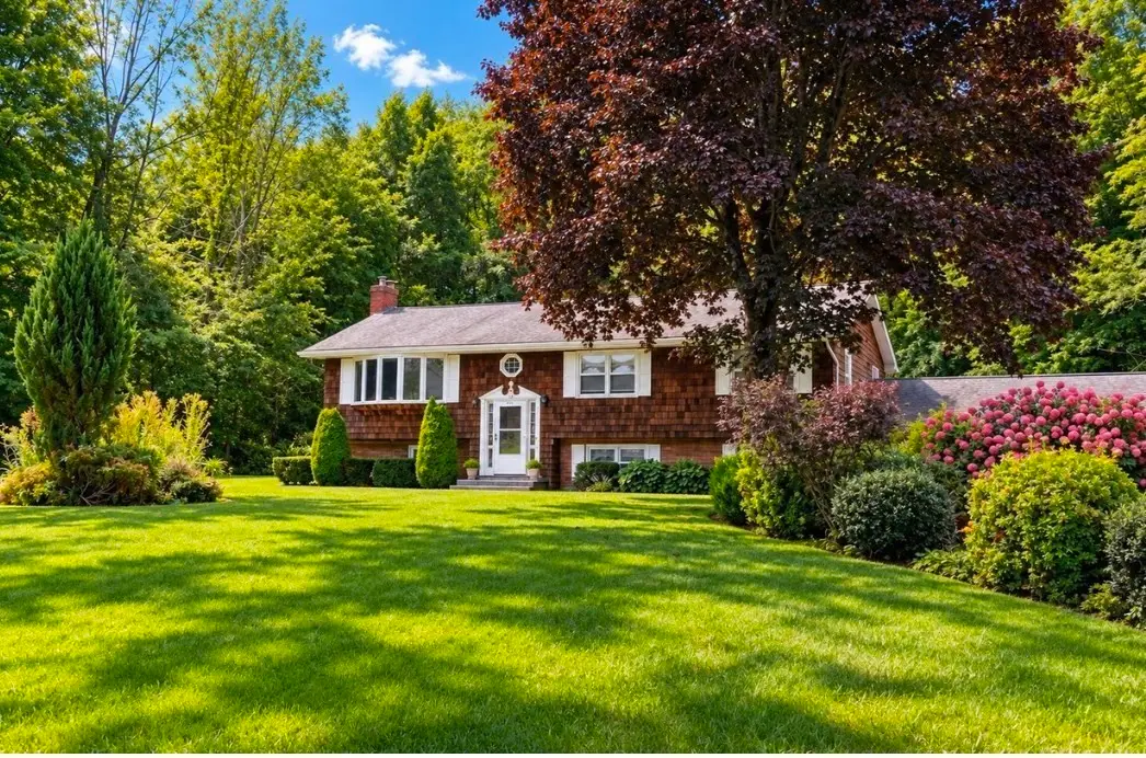 261 Brookfield Rd, Charlton, MA 01507 - #1