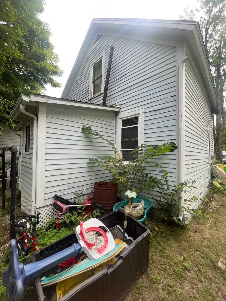 31 Eddy St, Ware, MA 01082 - #3