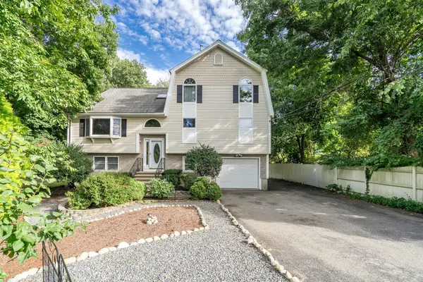 31 Wildmere Ave, Burlington, MA 01803