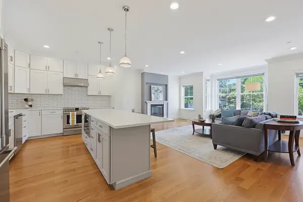 47 Mansfield St #45, Boston, MA 02134
