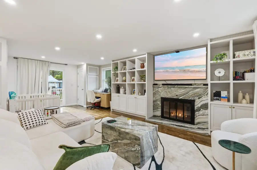 100 Farm St, Bellingham, MA 02019 - #3